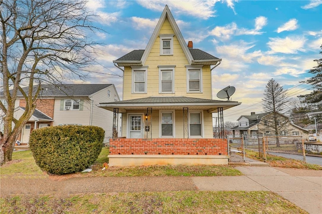 303 W Lincoln Street - Photo 1
