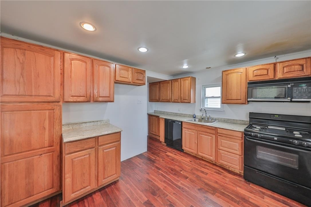 303 W Lincoln Street - Photo 16