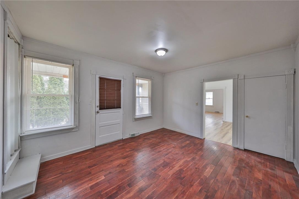 303 W Lincoln Street - Photo 12