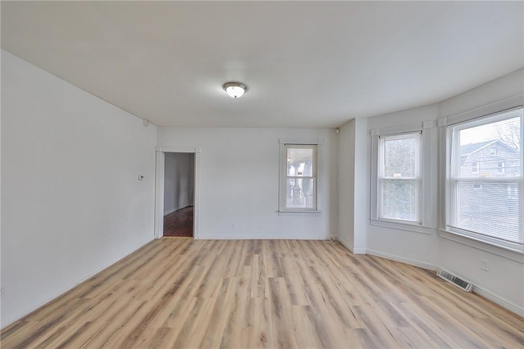 303 W Lincoln Street - Photo 8
