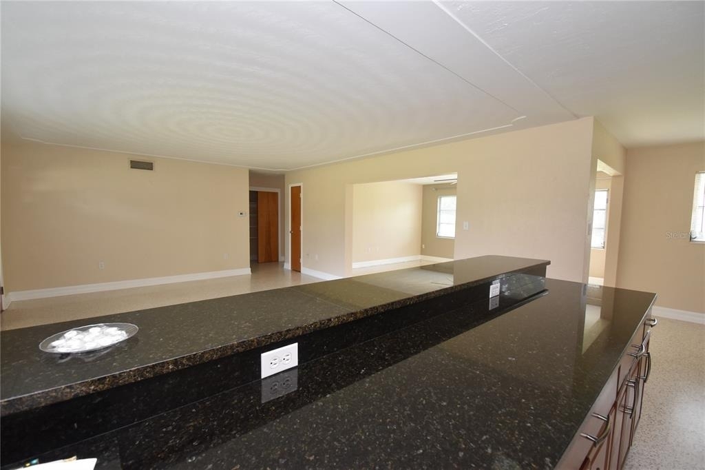 6611 Colonial Drive - Photo 3