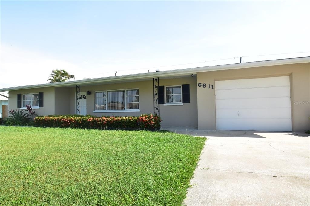 6611 Colonial Drive - Photo 1