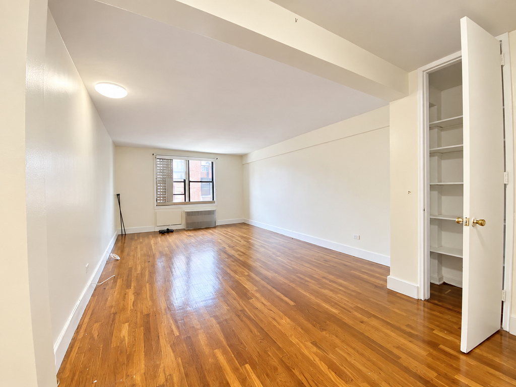 270 Clarkson Avenue - Photo 2