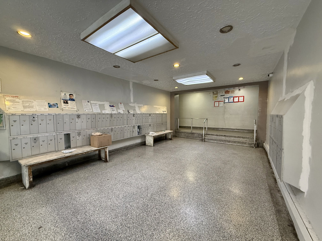 272 Clarkson Avenue - Photo 7