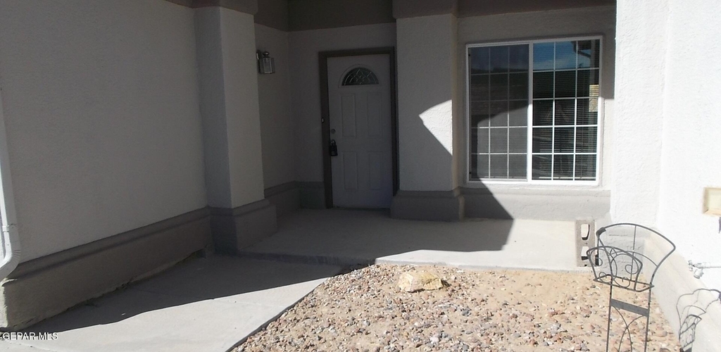 612 Natasha Place - Photo 1