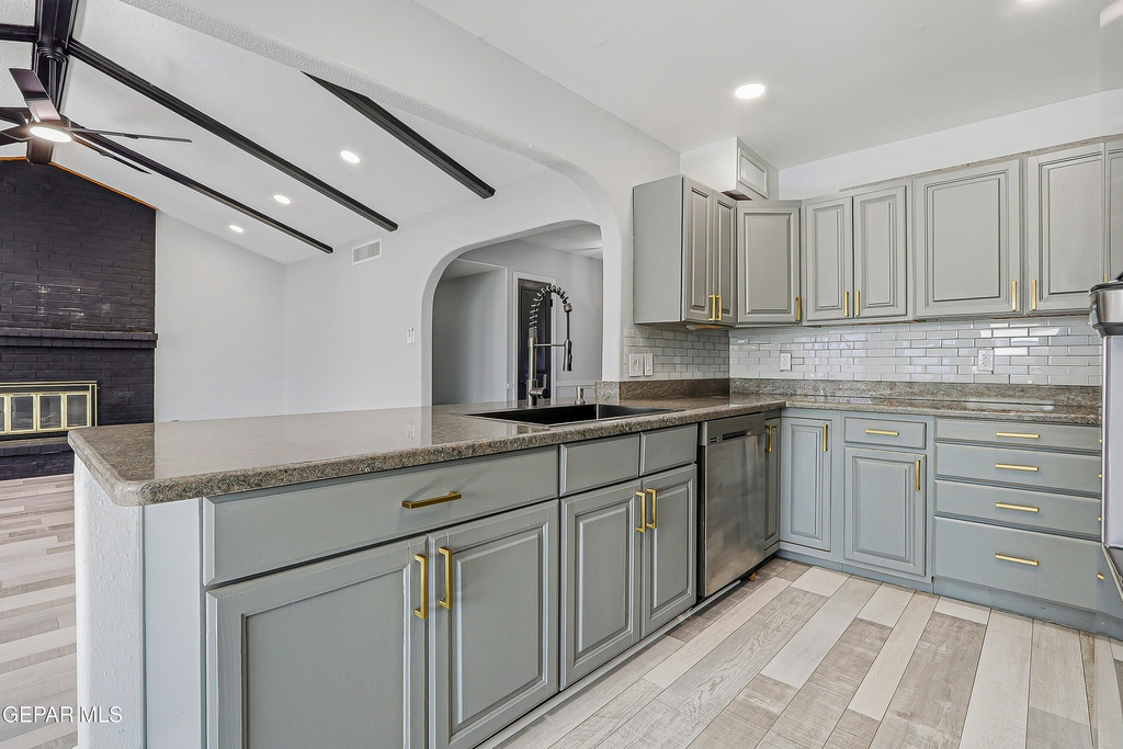 1509 Finsterwald Place - Photo 14