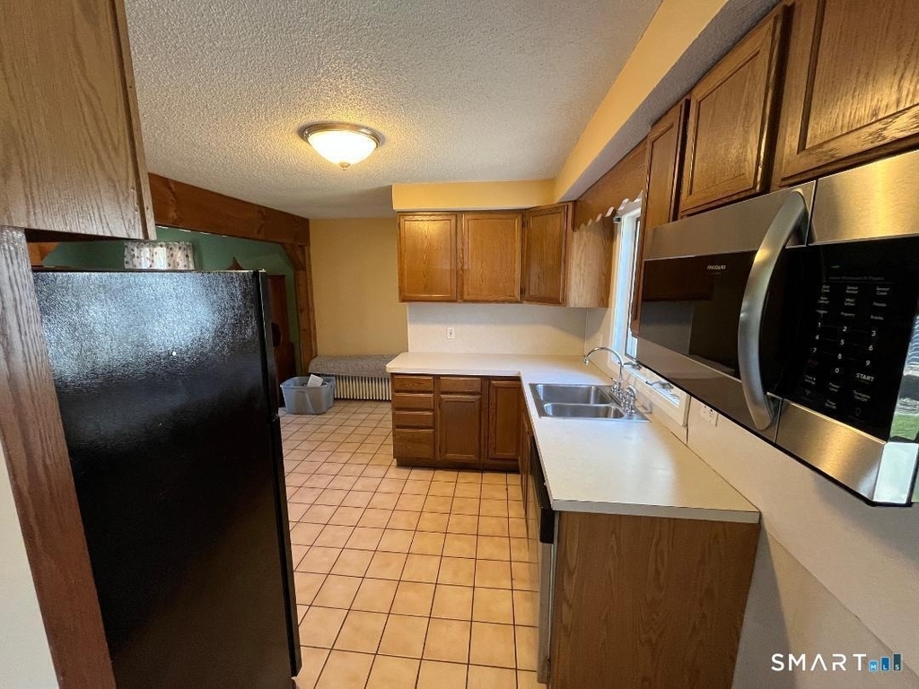 138 Mountain Street - Photo 7