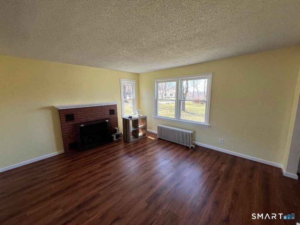 138 Mountain Street - Photo 3