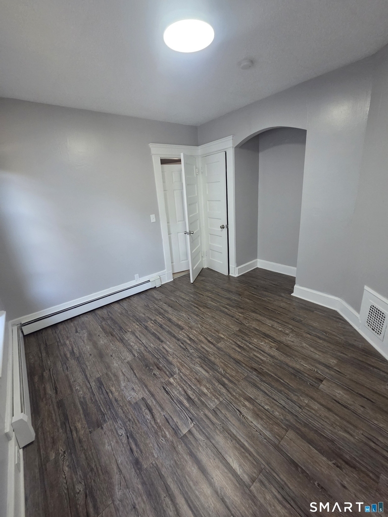 46 Plaza Avenue - Photo 3