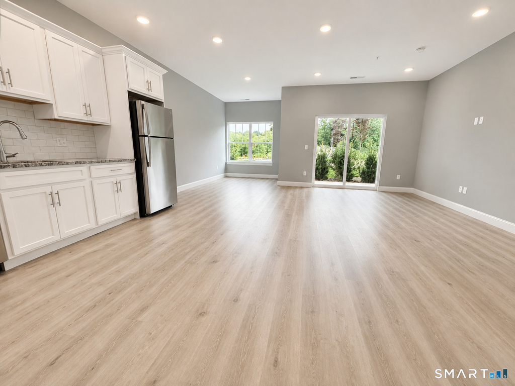 301 Bridgeport Avenue - Photo 7
