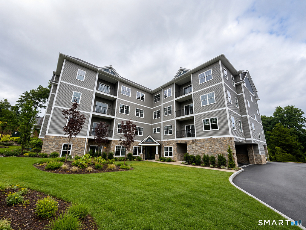 301 Bridgeport Avenue - Photo 0