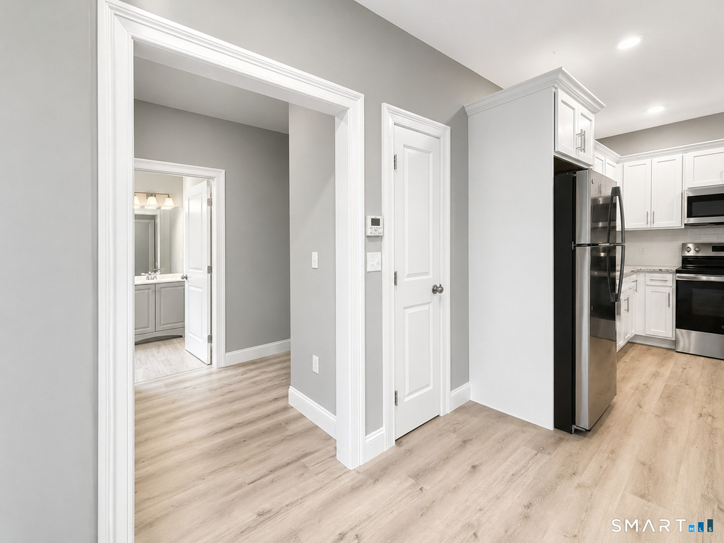 301 Bridgeport Avenue - Photo 12