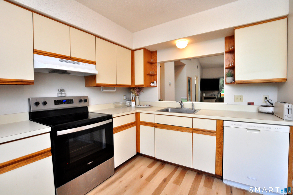 30 Simsbury Landing - Photo 9