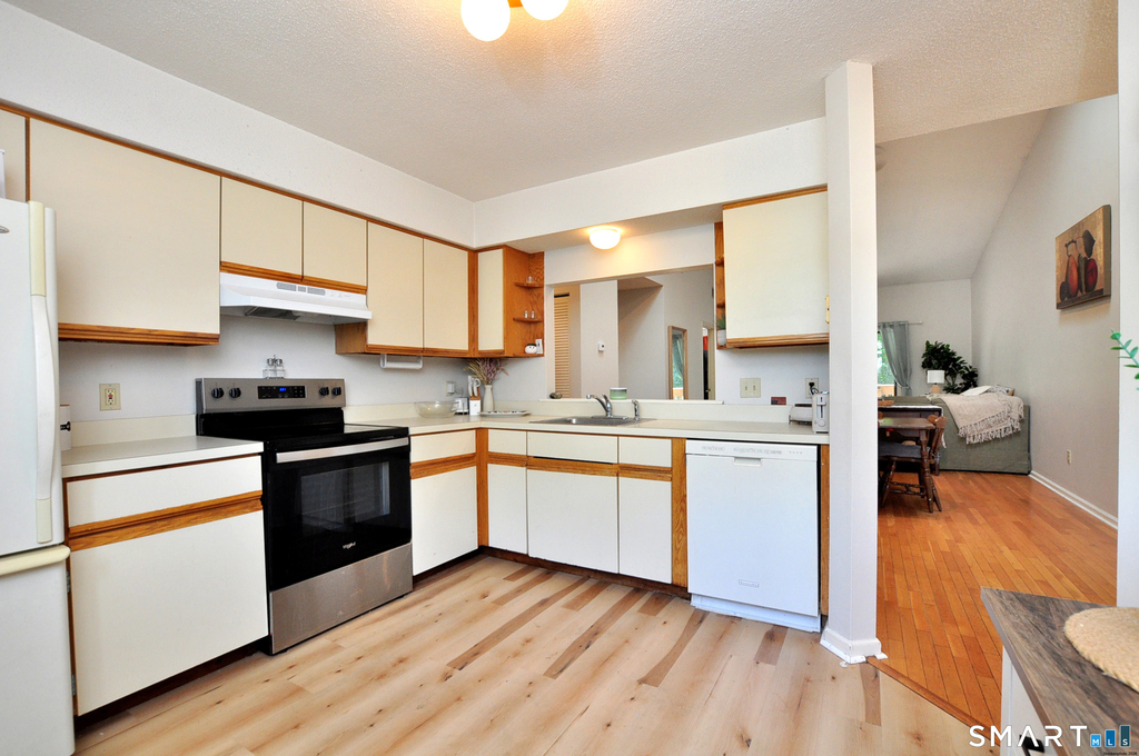 30 Simsbury Landing - Photo 8