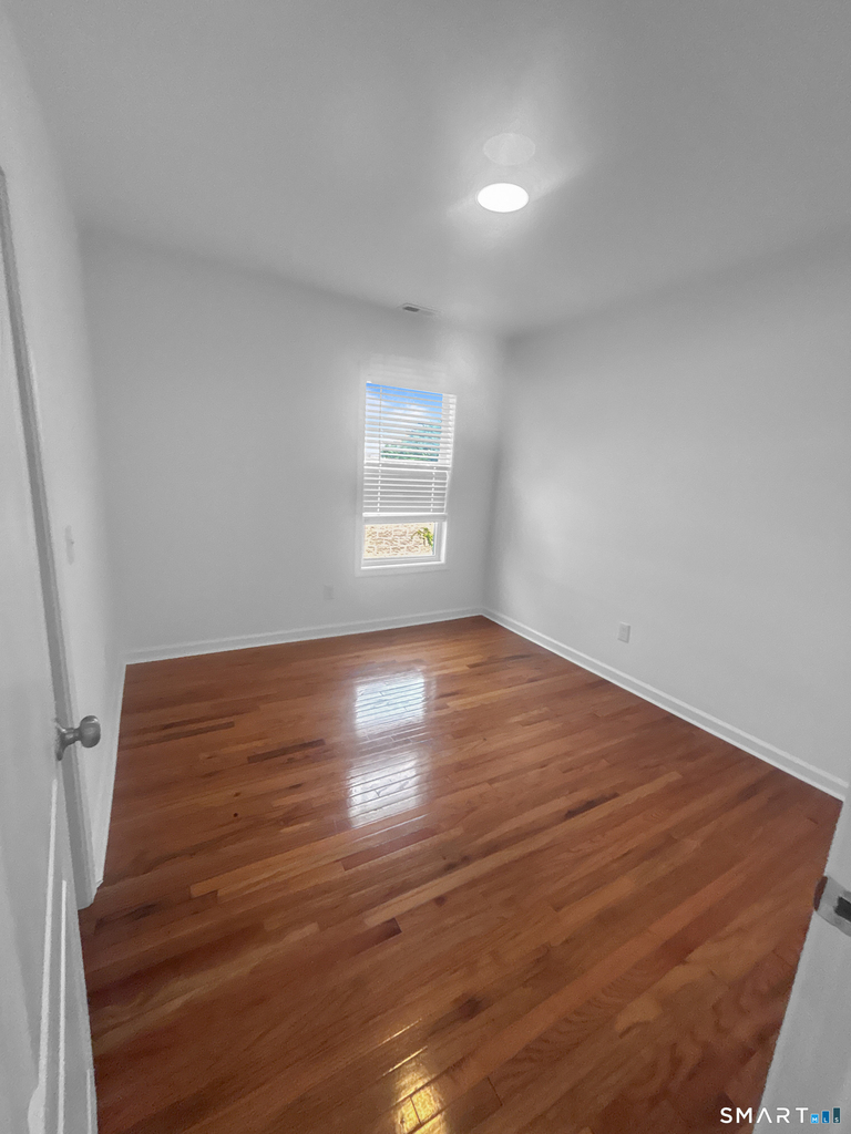 1042 Iranistan Avenue - Photo 11