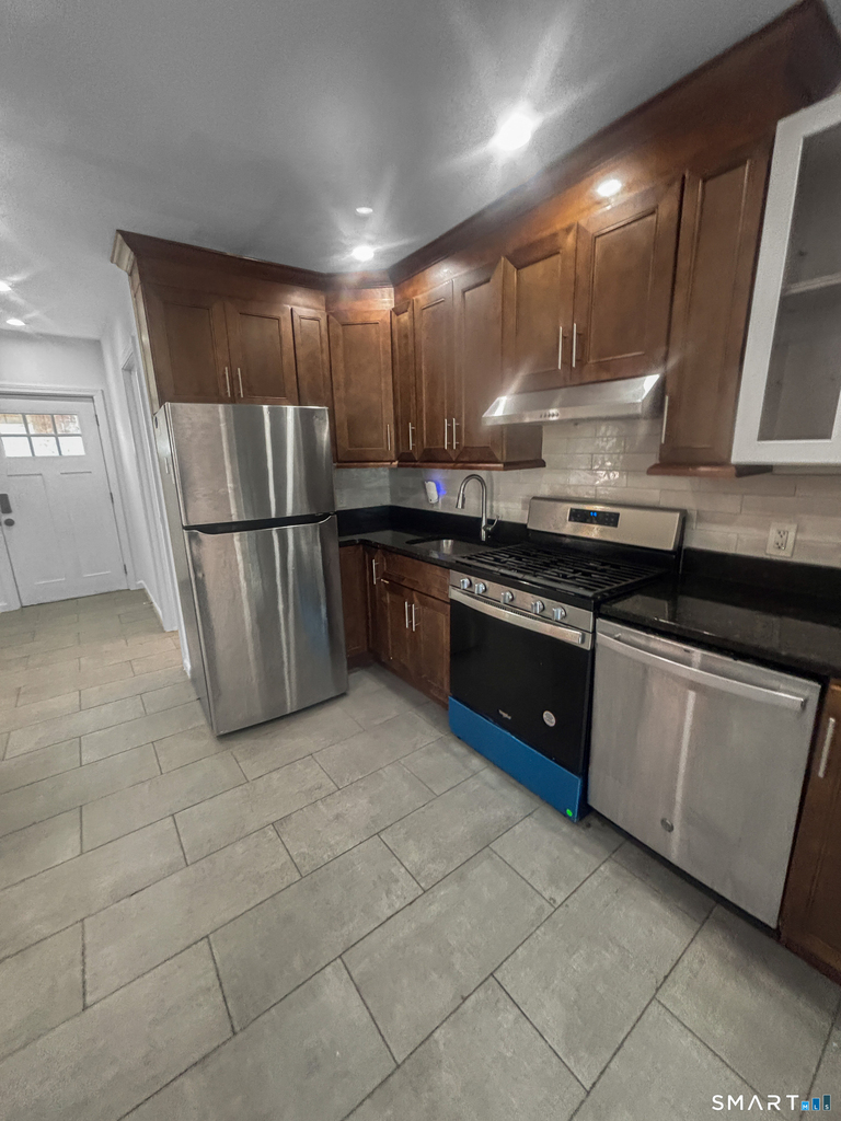 1042 Iranistan Avenue - Photo 4
