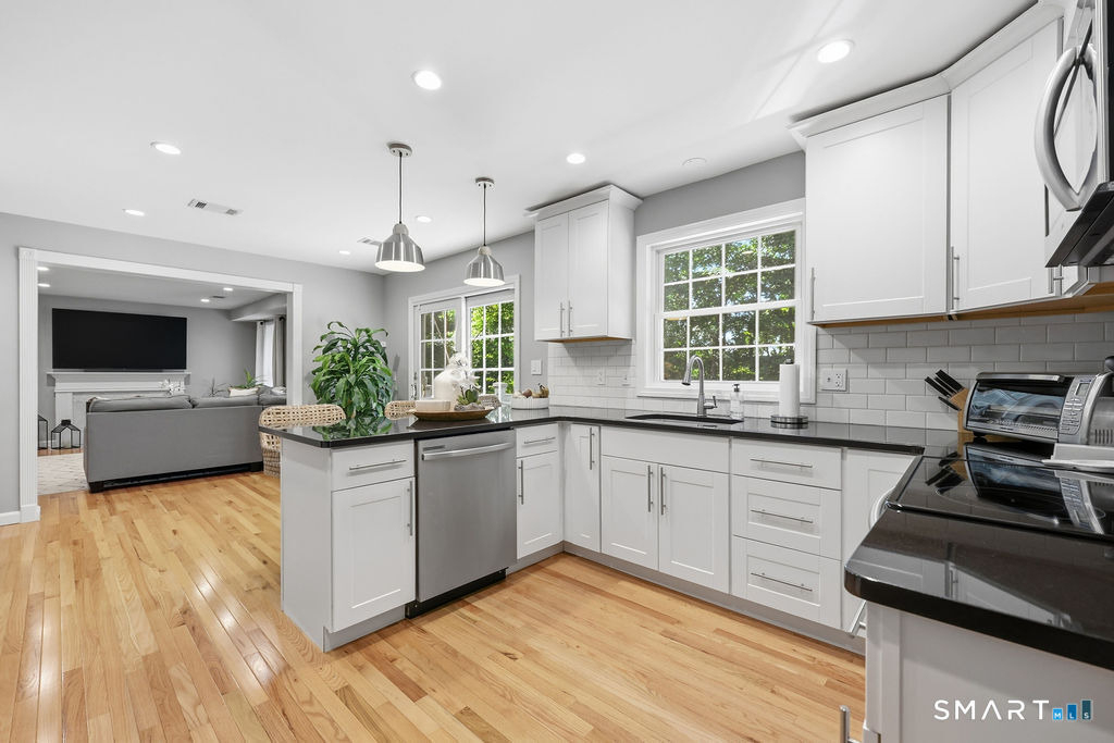 281 Cameron Drive - Photo 1