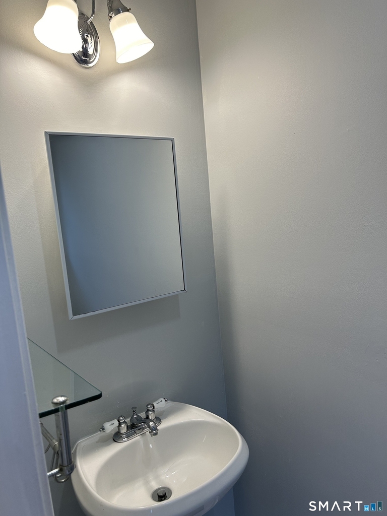 25 Padanaram Road - Photo 8