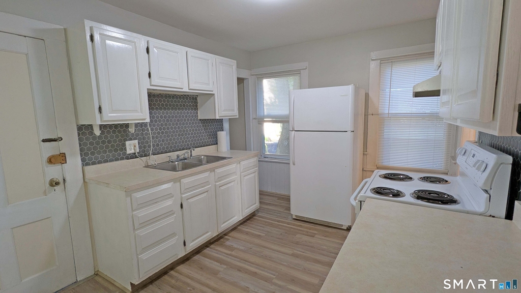 21 Fairview Street - Photo 3