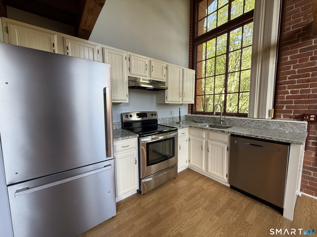 839 Main Street - Photo 0