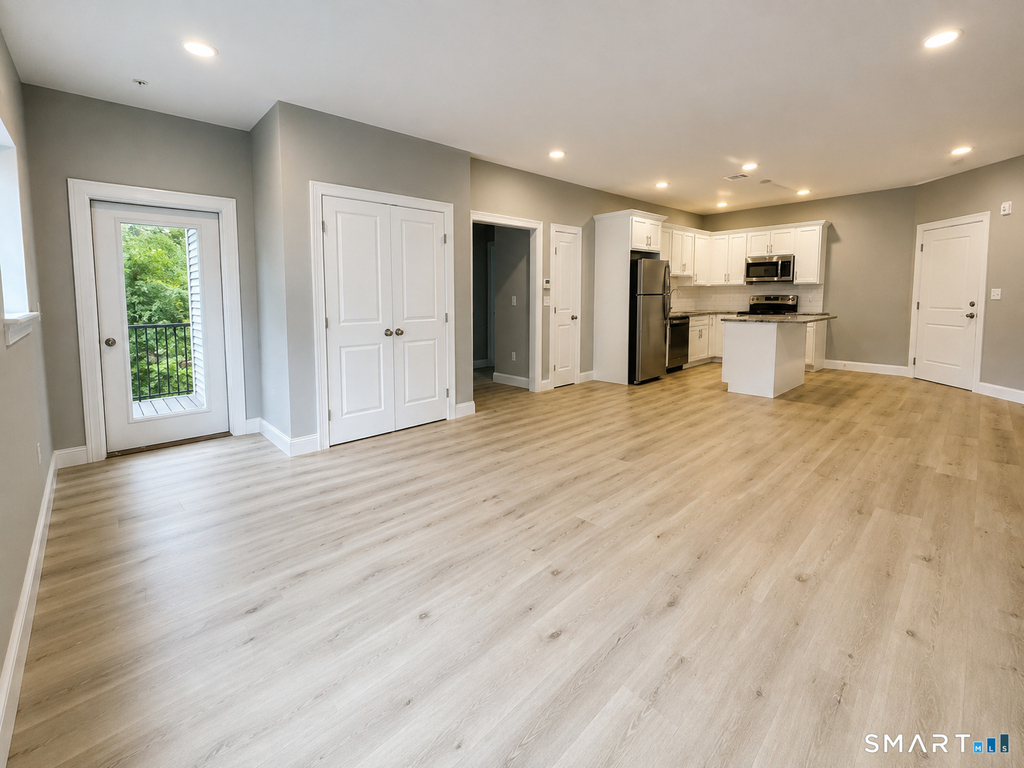 301 Bridgeport Avenue - Photo 3