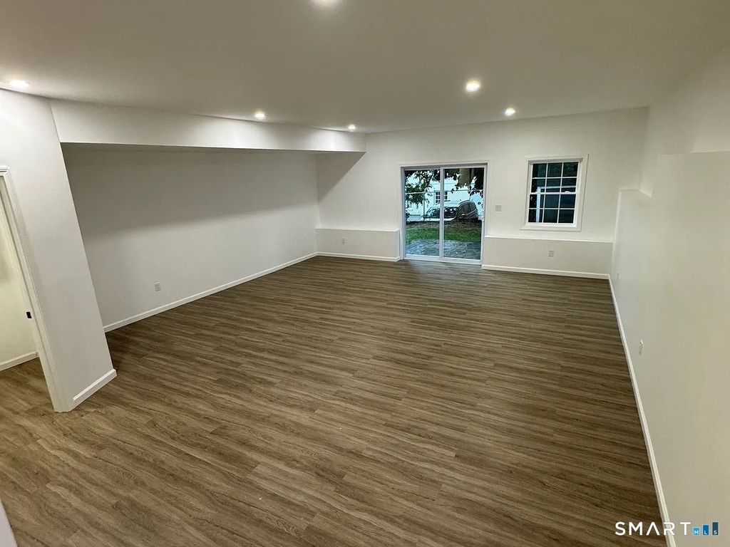 38 Golden Hill Street - Photo 14