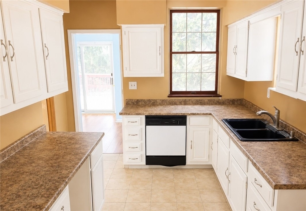 114 Conestoga Rd - Photo 1