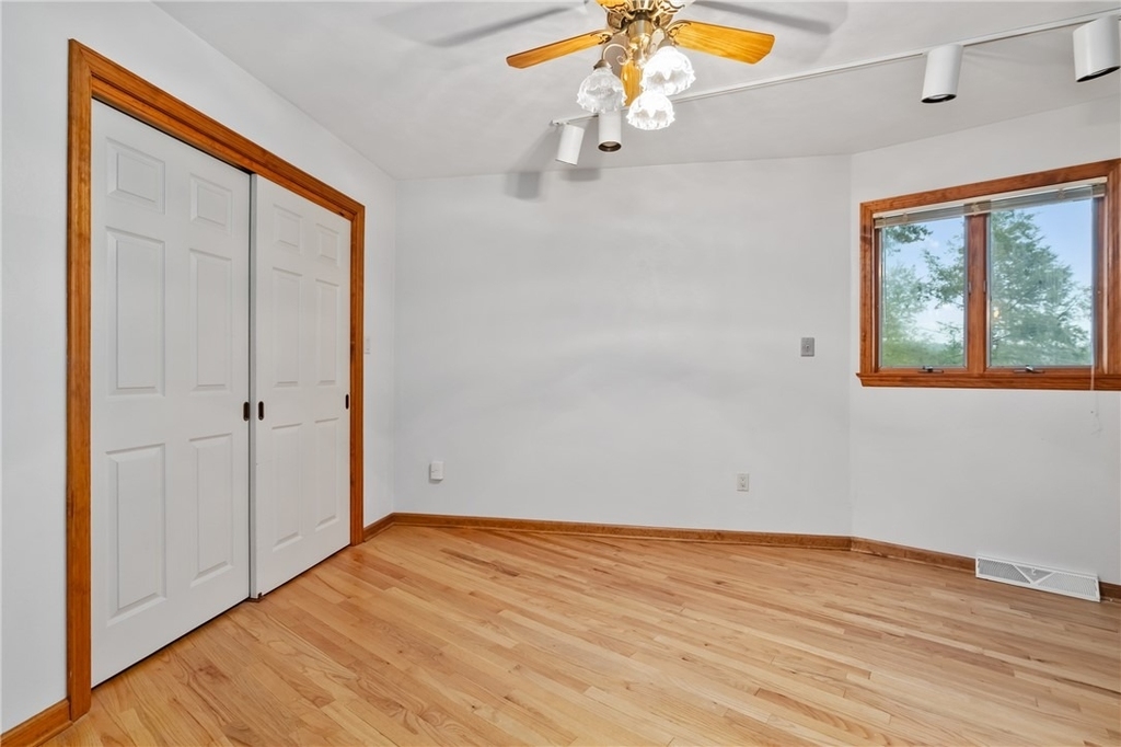 1301 Grandview Ave - Photo 9