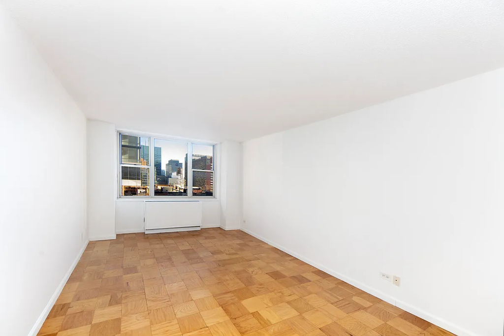 166 East 34th Street - Photo 1