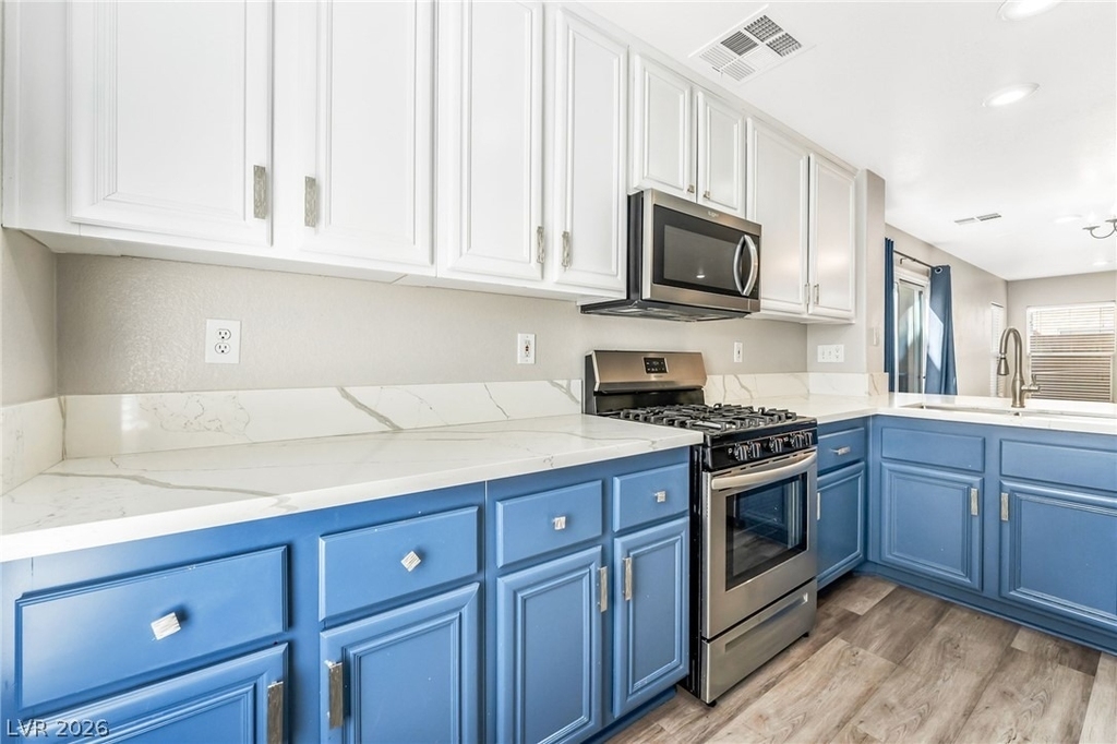 1141 Orange Meadow Street - Photo 8
