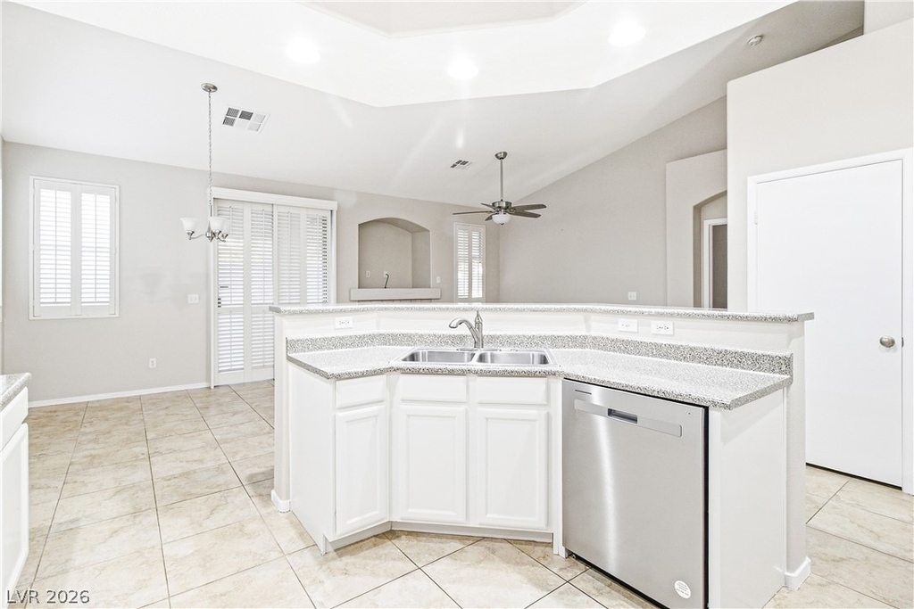 221 Teller Street - Photo 7