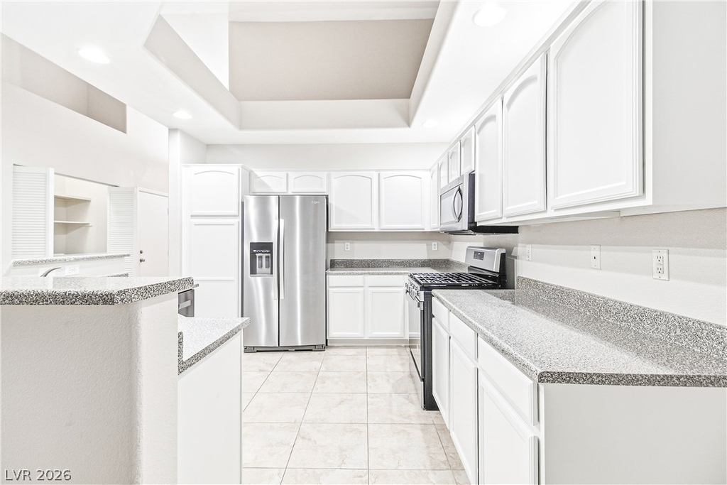 221 Teller Street - Photo 0