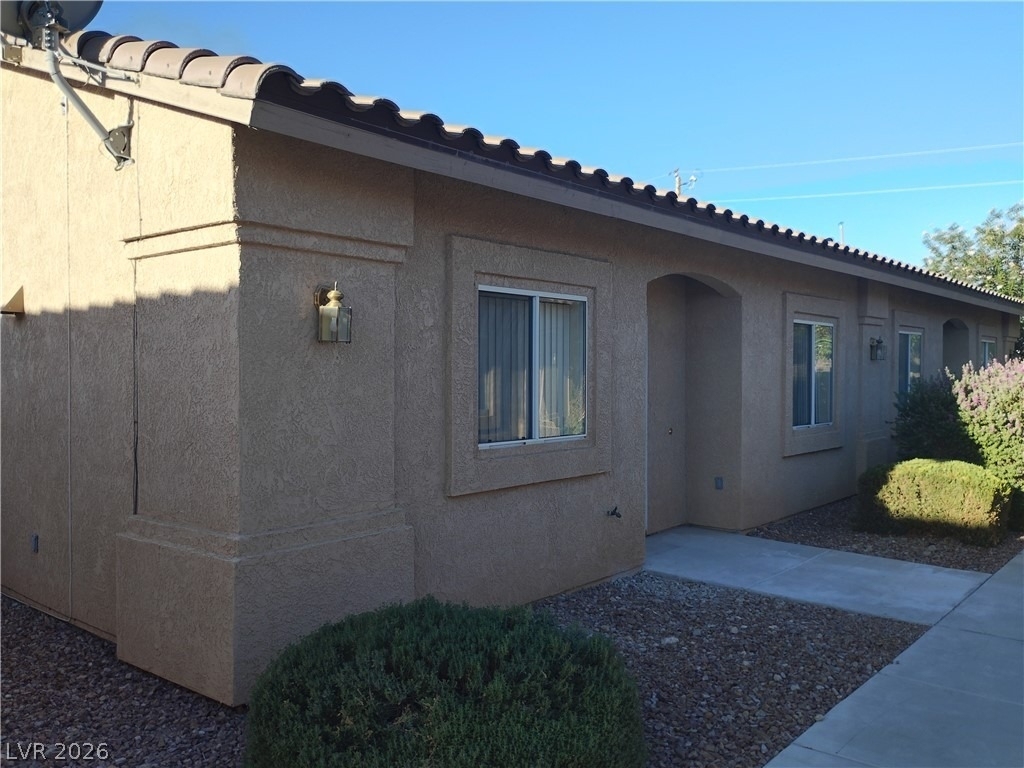 1080 S Quartzite Avenue - Photo 0