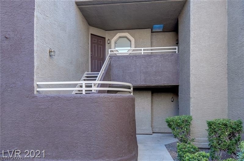 5020 S Rainbow Boulevard - Photo 2