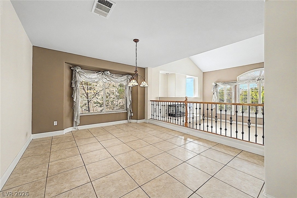 3924 Royal Scots Avenue - Photo 9