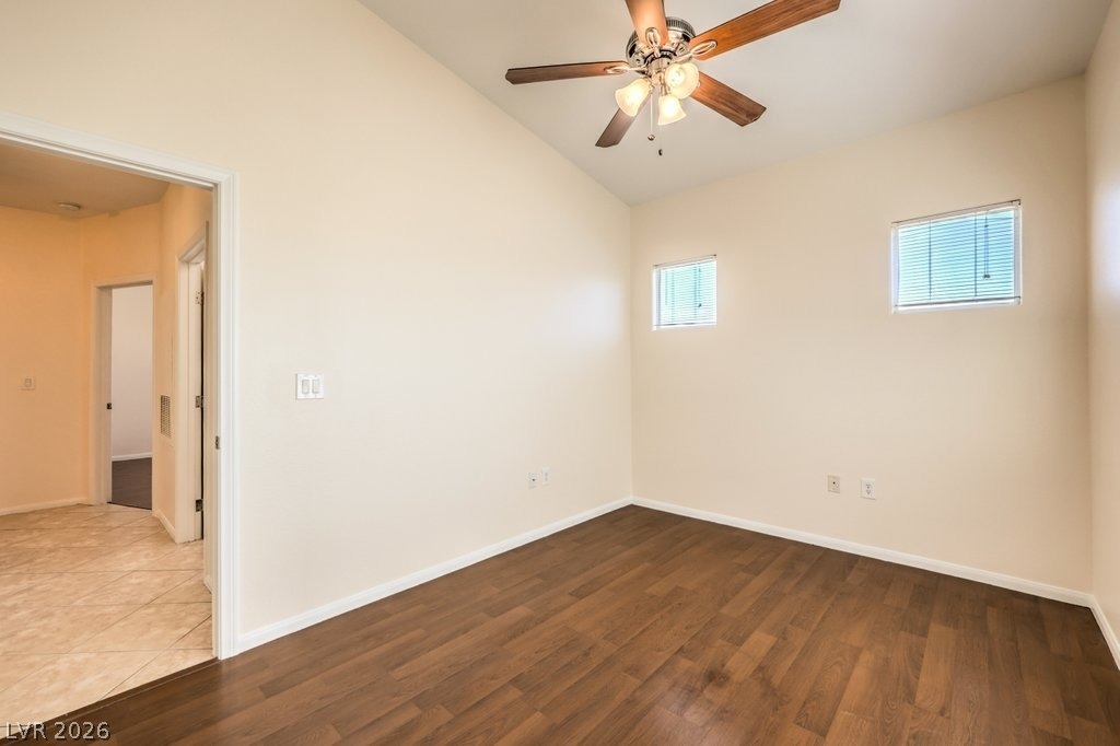 2305 W Horizon Ridge Parkway - Photo 28