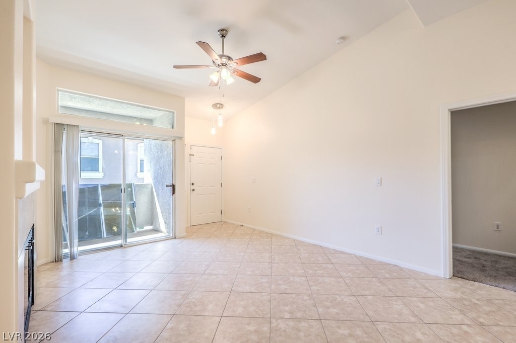 2305 W Horizon Ridge Parkway - Photo 8