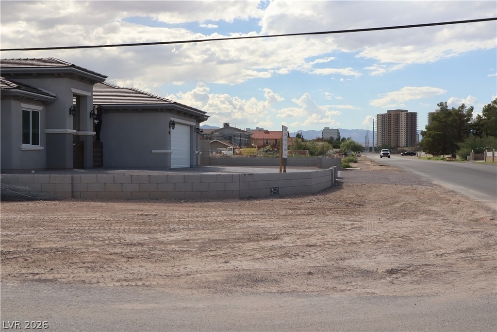 197 E Shelbourne Avenue - Photo 13