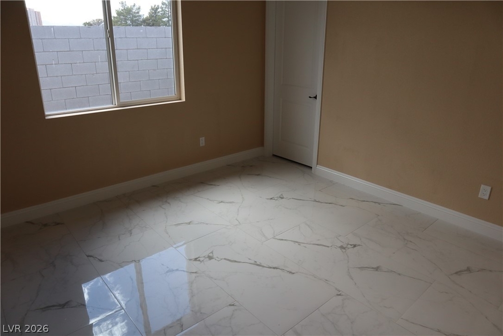 197 E Shelbourne Avenue - Photo 36