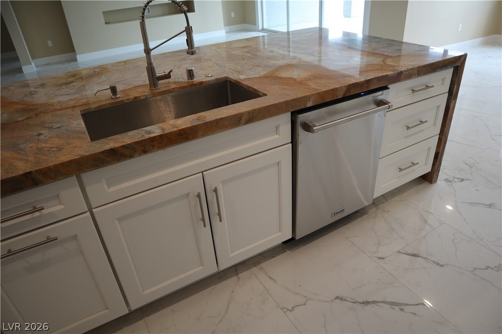 197 E Shelbourne Avenue - Photo 55