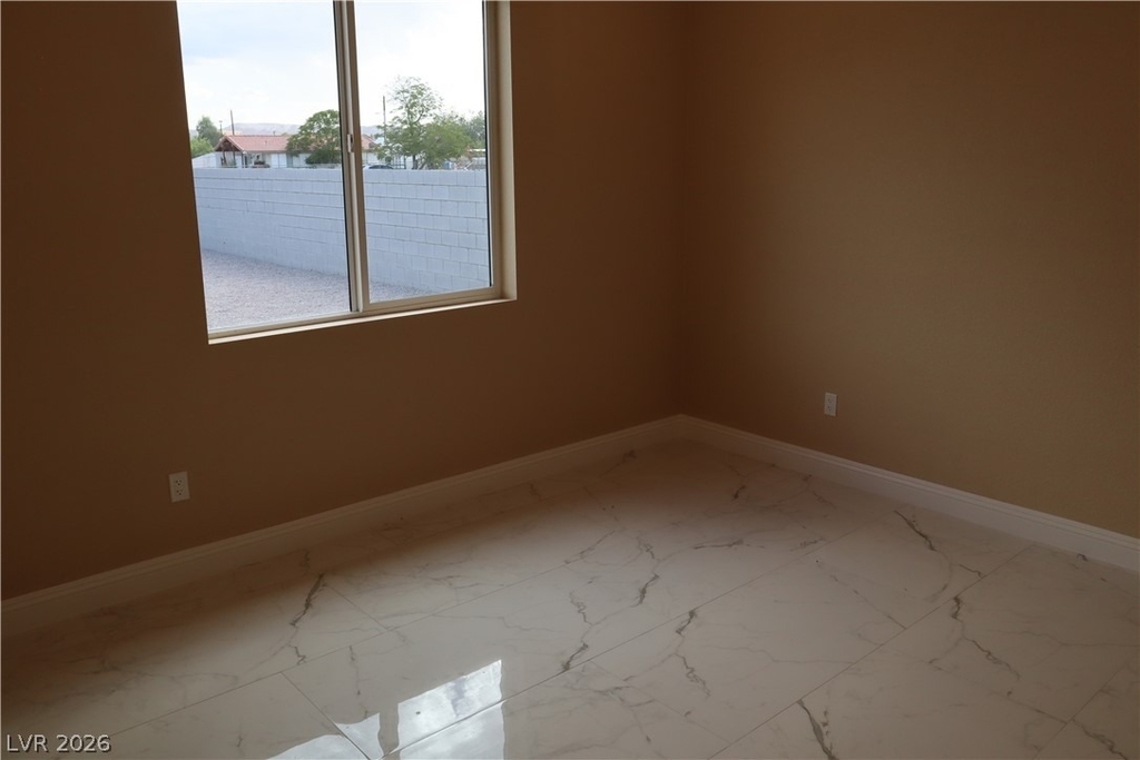 197 E Shelbourne Avenue - Photo 50
