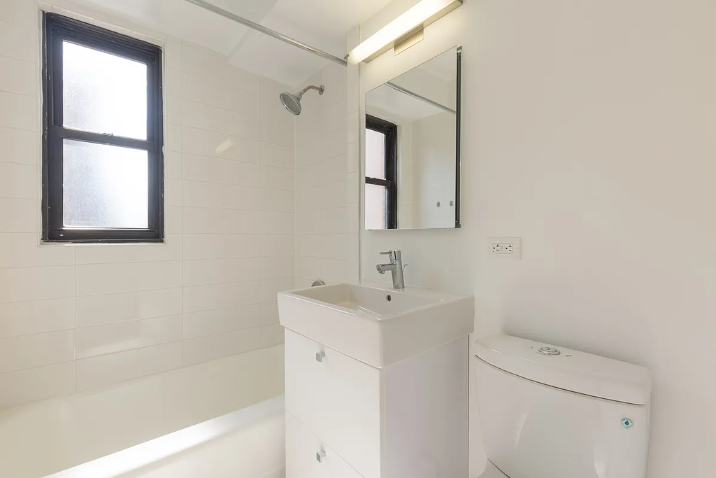 141 East 33rd Street - Photo 5