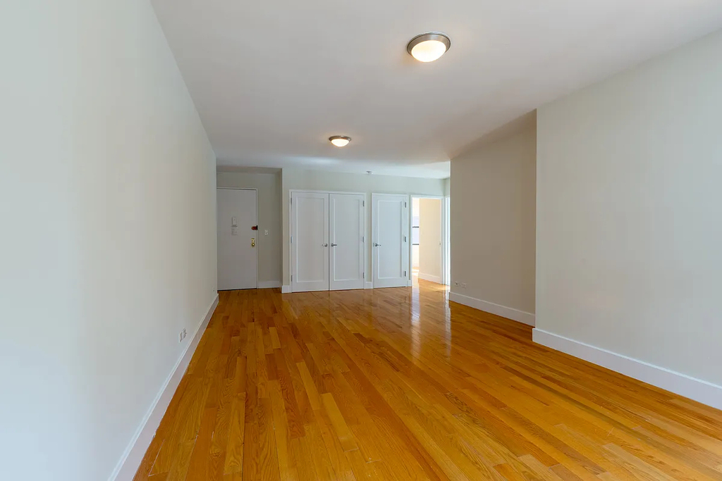 141 East 33rd Street - Photo 1