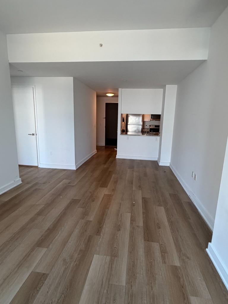 CRESCENT ST (43RD AVE & 44TH RD) - Photo 8