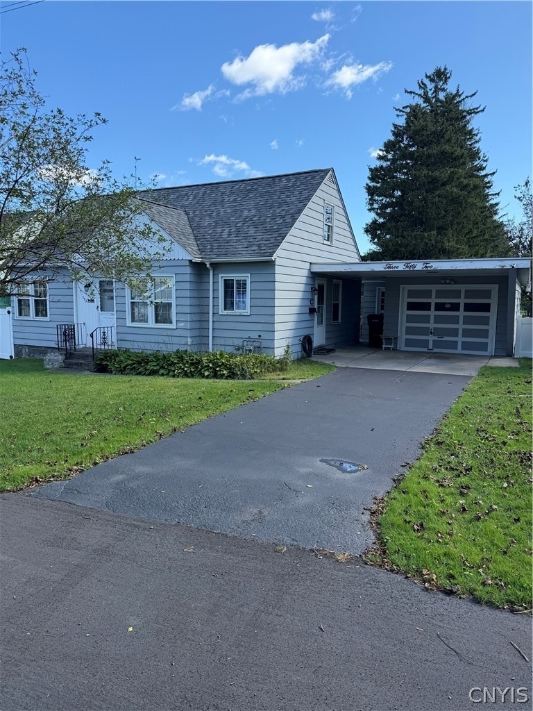352 Wainwright Avenue - Photo 0