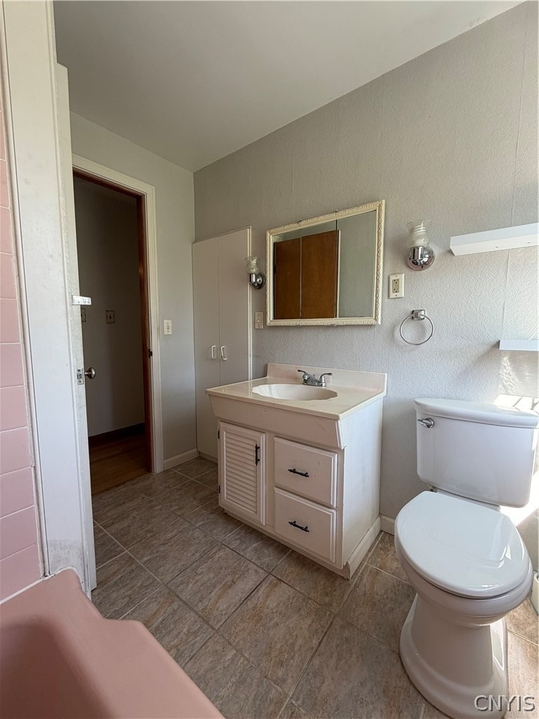 352 Wainwright Avenue - Photo 9
