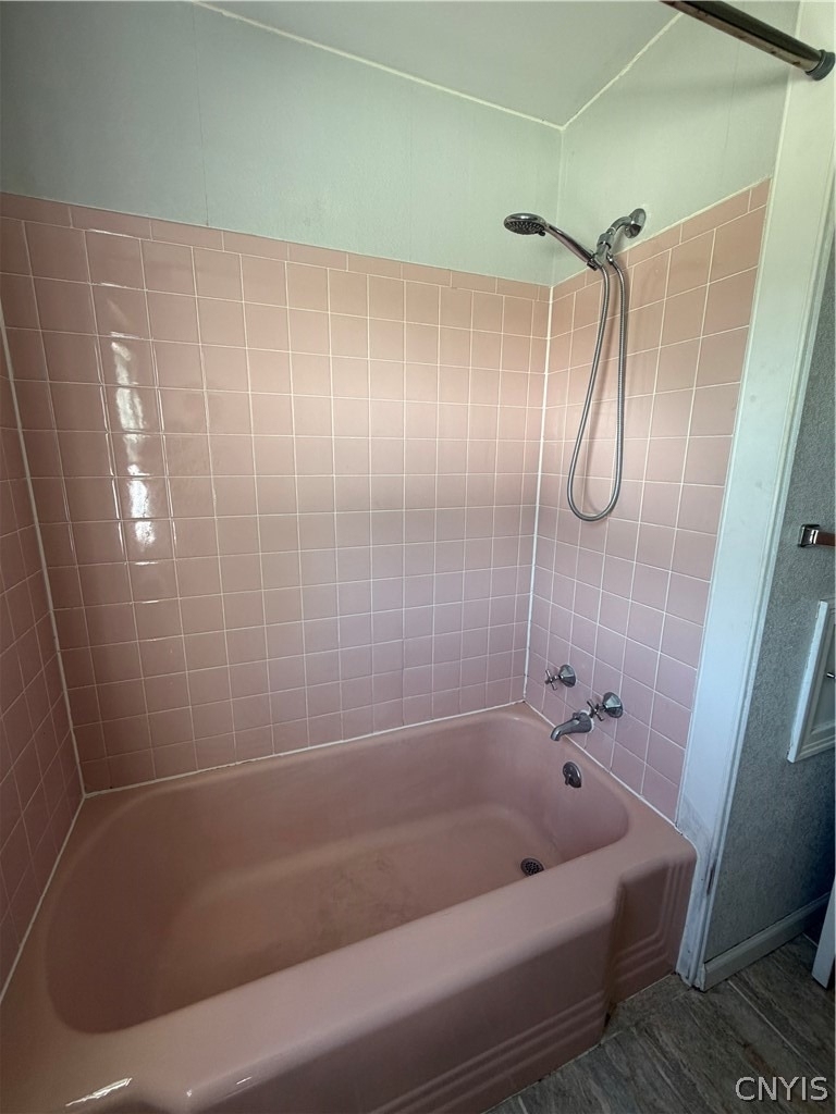 352 Wainwright Avenue - Photo 10
