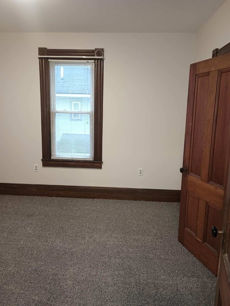 84 Gorton Street - Photo 2