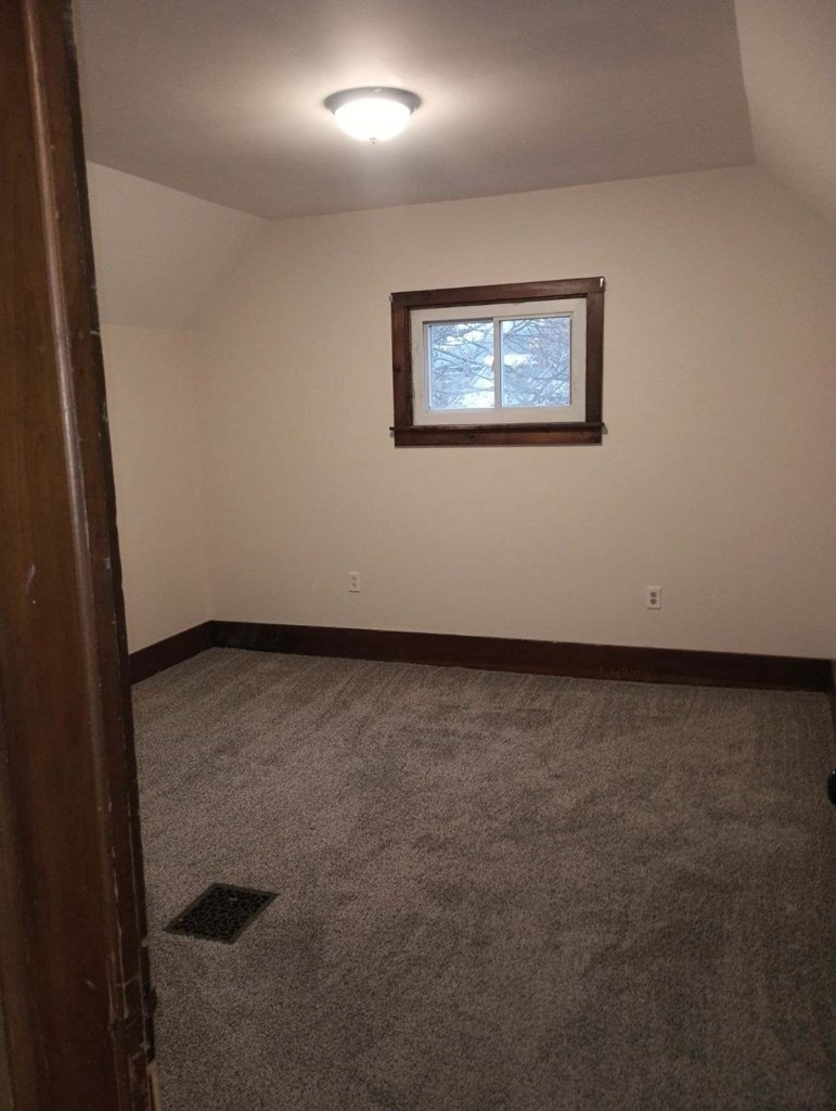 84 Gorton Street - Photo 3