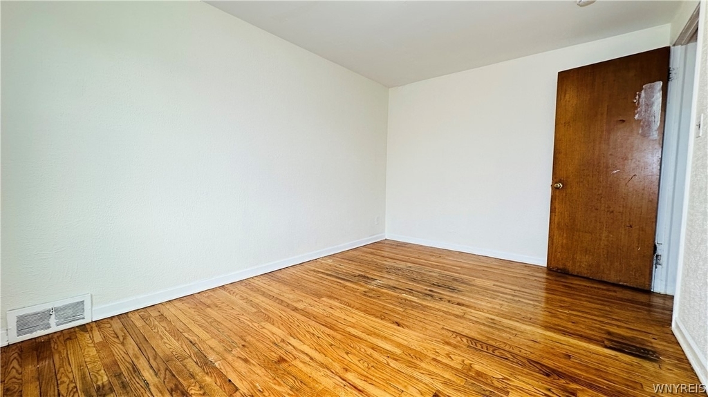 1553 Whitney Avenue - Photo 13